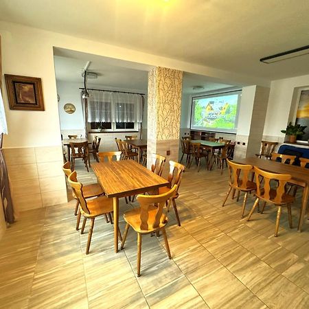 Appartement Maxovo Kralovstvi à Rovensko pod Troskami Extérieur photo