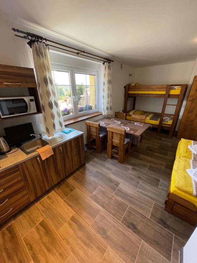 Appartement Maxovo Kralovstvi à Rovensko pod Troskami Extérieur photo