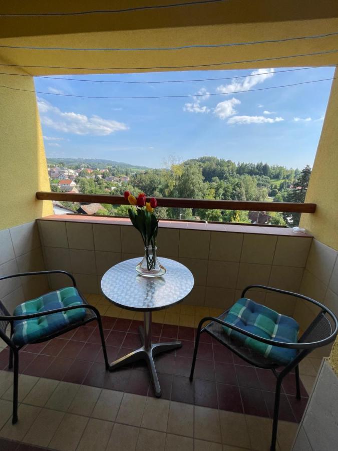 Appartement Maxovo Kralovstvi à Rovensko pod Troskami Extérieur photo