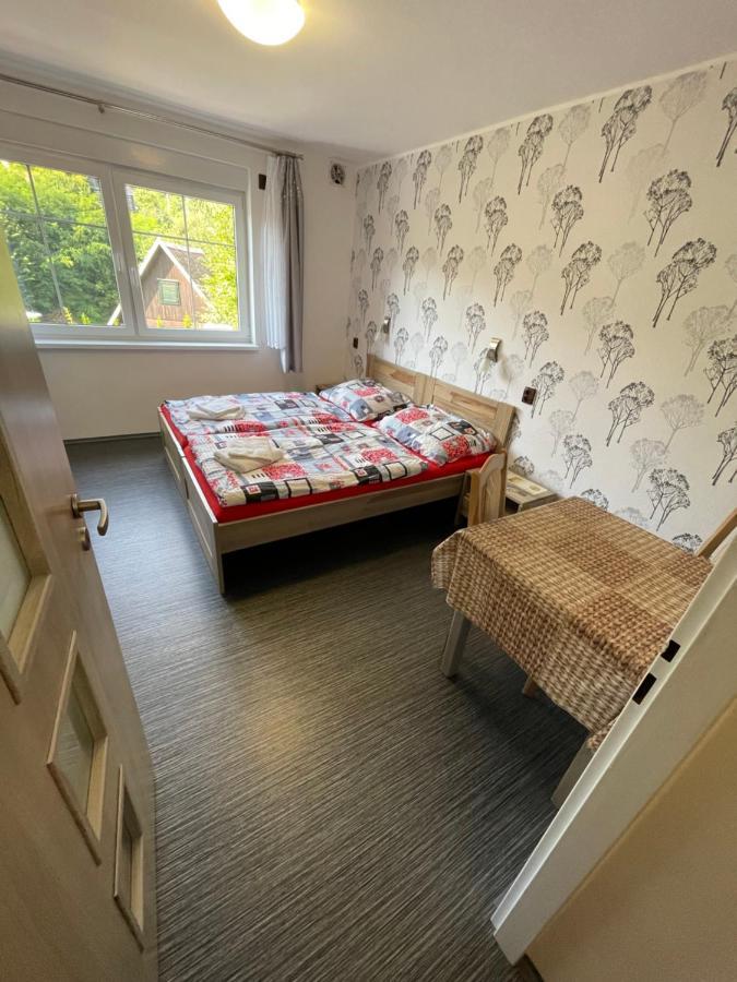 Appartement Maxovo Kralovstvi à Rovensko pod Troskami Extérieur photo