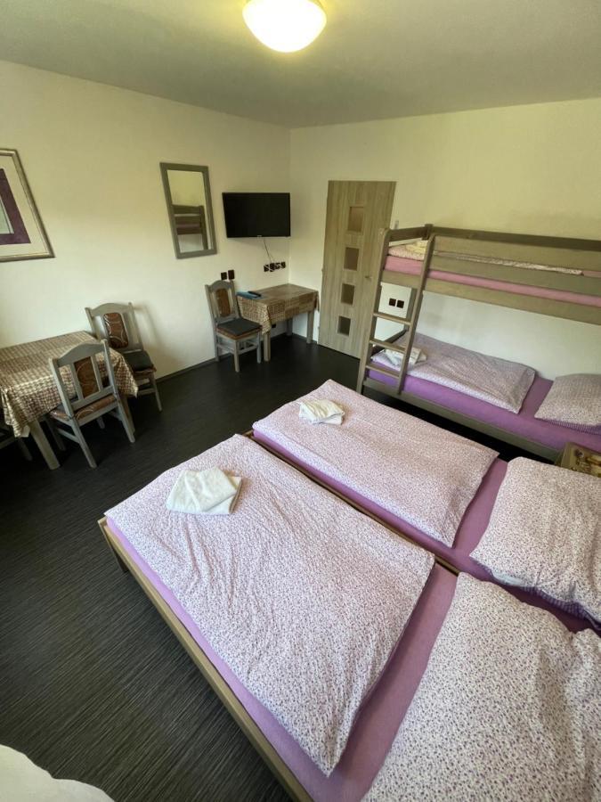 Appartement Maxovo Kralovstvi à Rovensko pod Troskami Extérieur photo