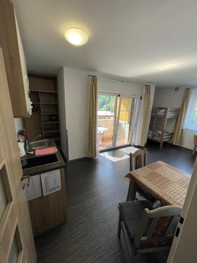 Appartement Maxovo Kralovstvi à Rovensko pod Troskami Extérieur photo