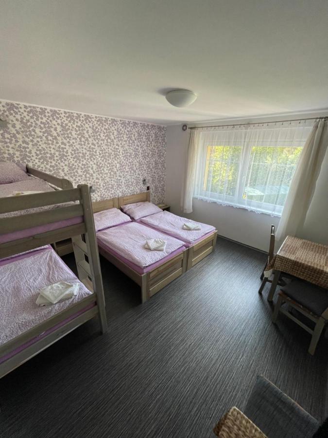 Appartement Maxovo Kralovstvi à Rovensko pod Troskami Extérieur photo
