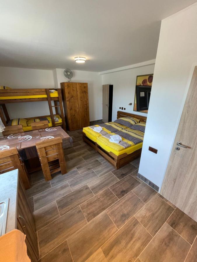 Appartement Maxovo Kralovstvi à Rovensko pod Troskami Extérieur photo