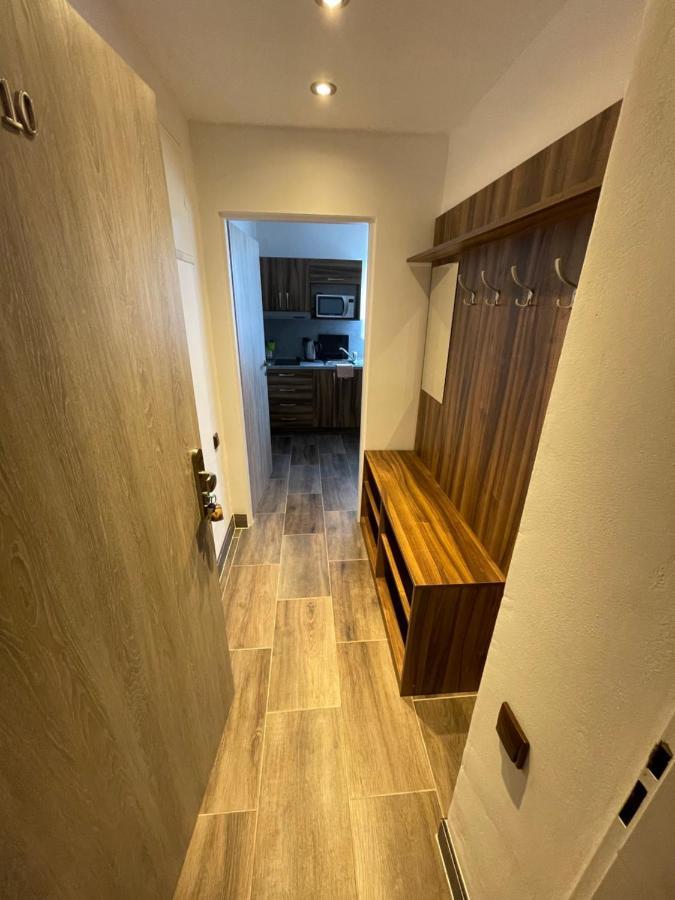 Appartement Maxovo Kralovstvi à Rovensko pod Troskami Extérieur photo