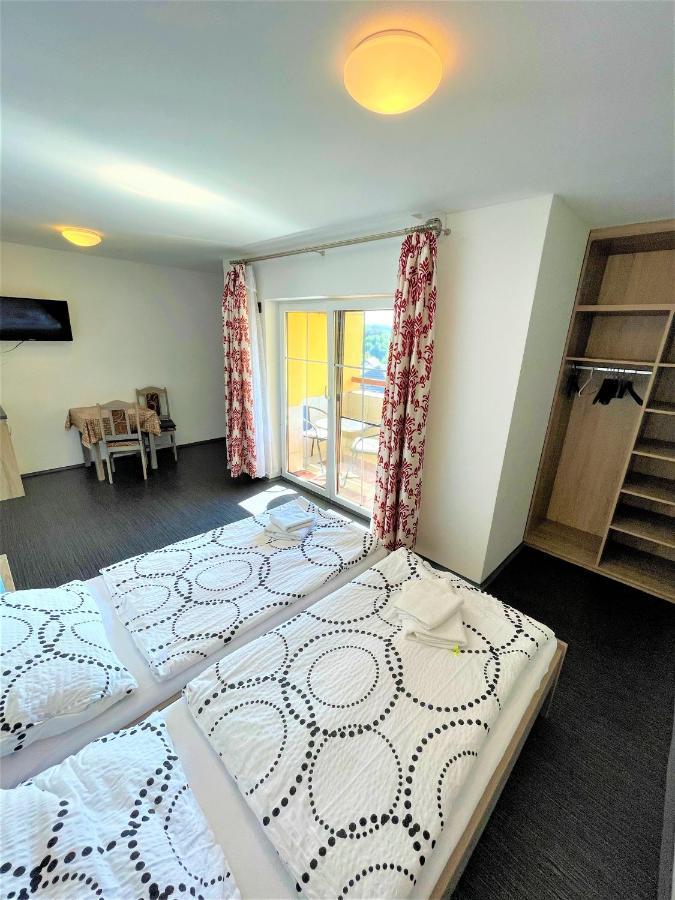 Appartement Maxovo Kralovstvi à Rovensko pod Troskami Extérieur photo