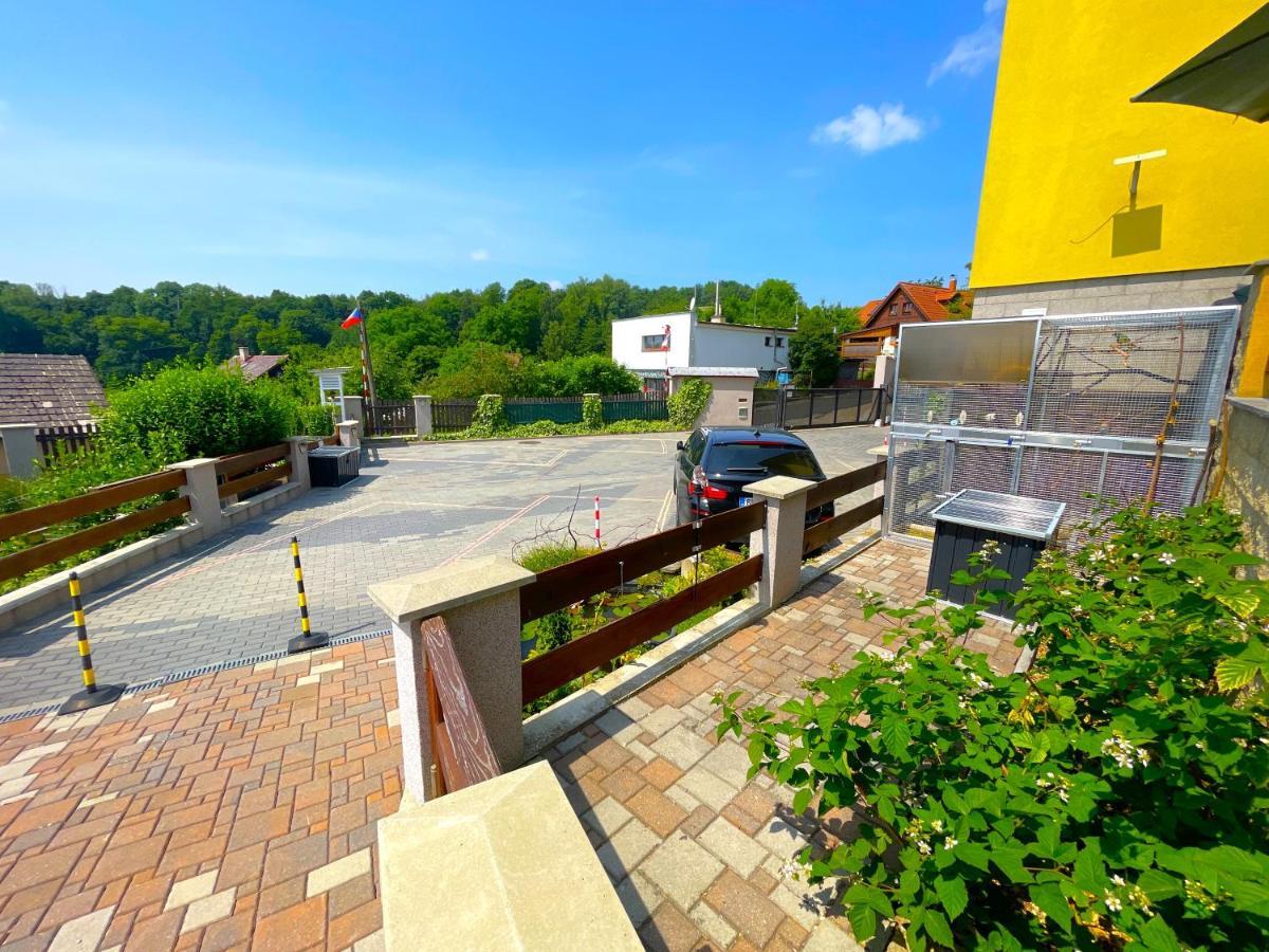 Appartement Maxovo Kralovstvi à Rovensko pod Troskami Extérieur photo