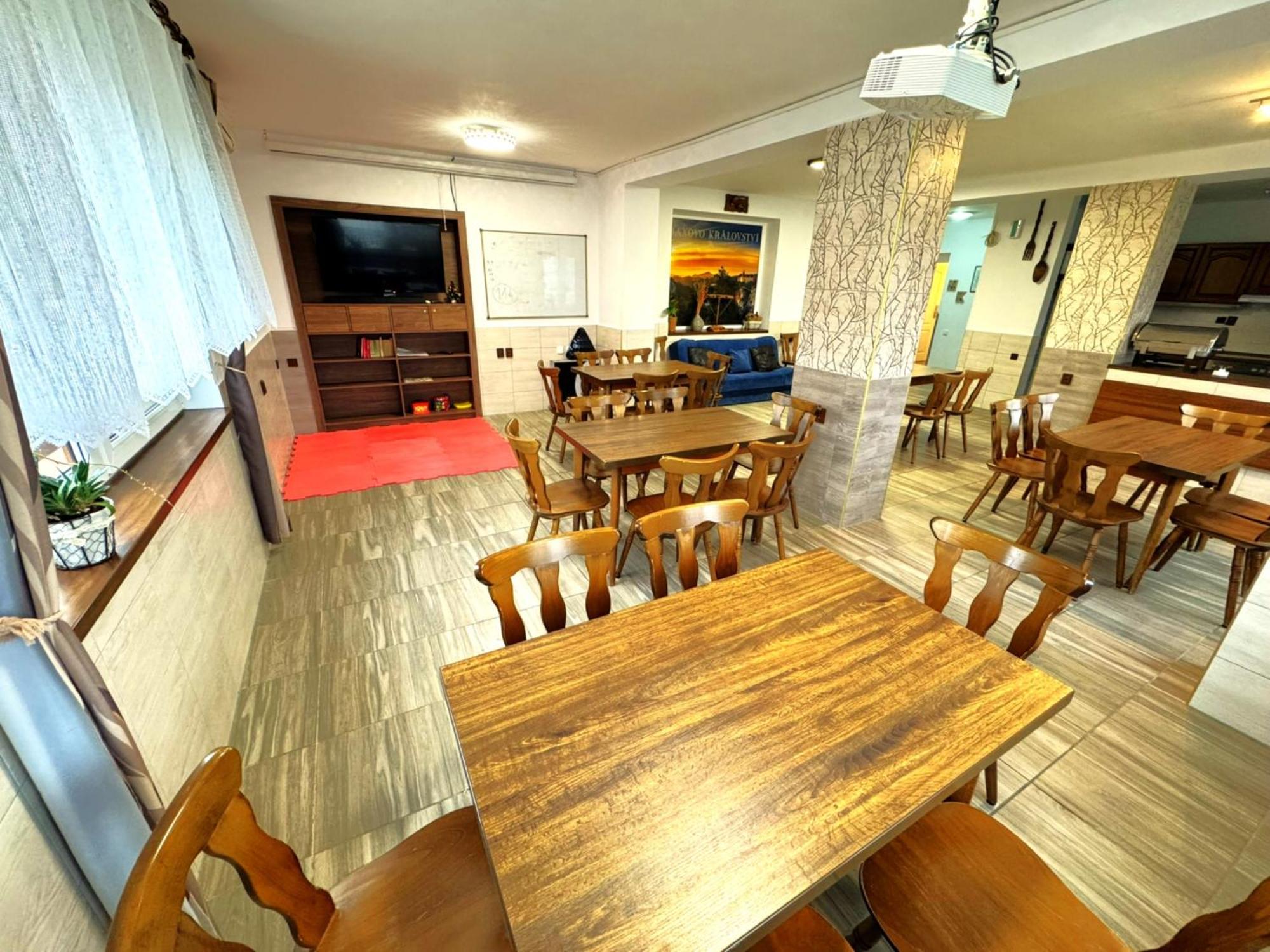 Appartement Maxovo Kralovstvi à Rovensko pod Troskami Extérieur photo